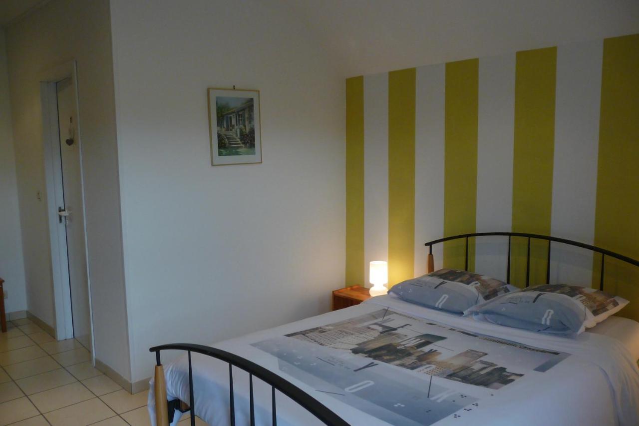 Bed and Breakfast Au Rond Chene à Biron Extérieur photo